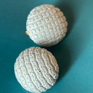 VINTAGE earrings 3/4 inch